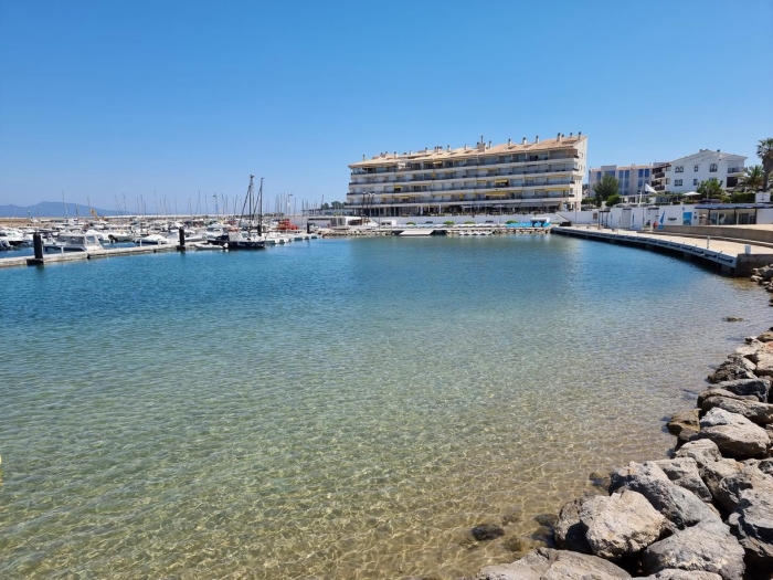 Port Escala PL42